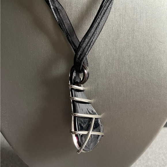 Gold Foil and Floral Blown Glass Pendant Necklace - Picture 4 of 9